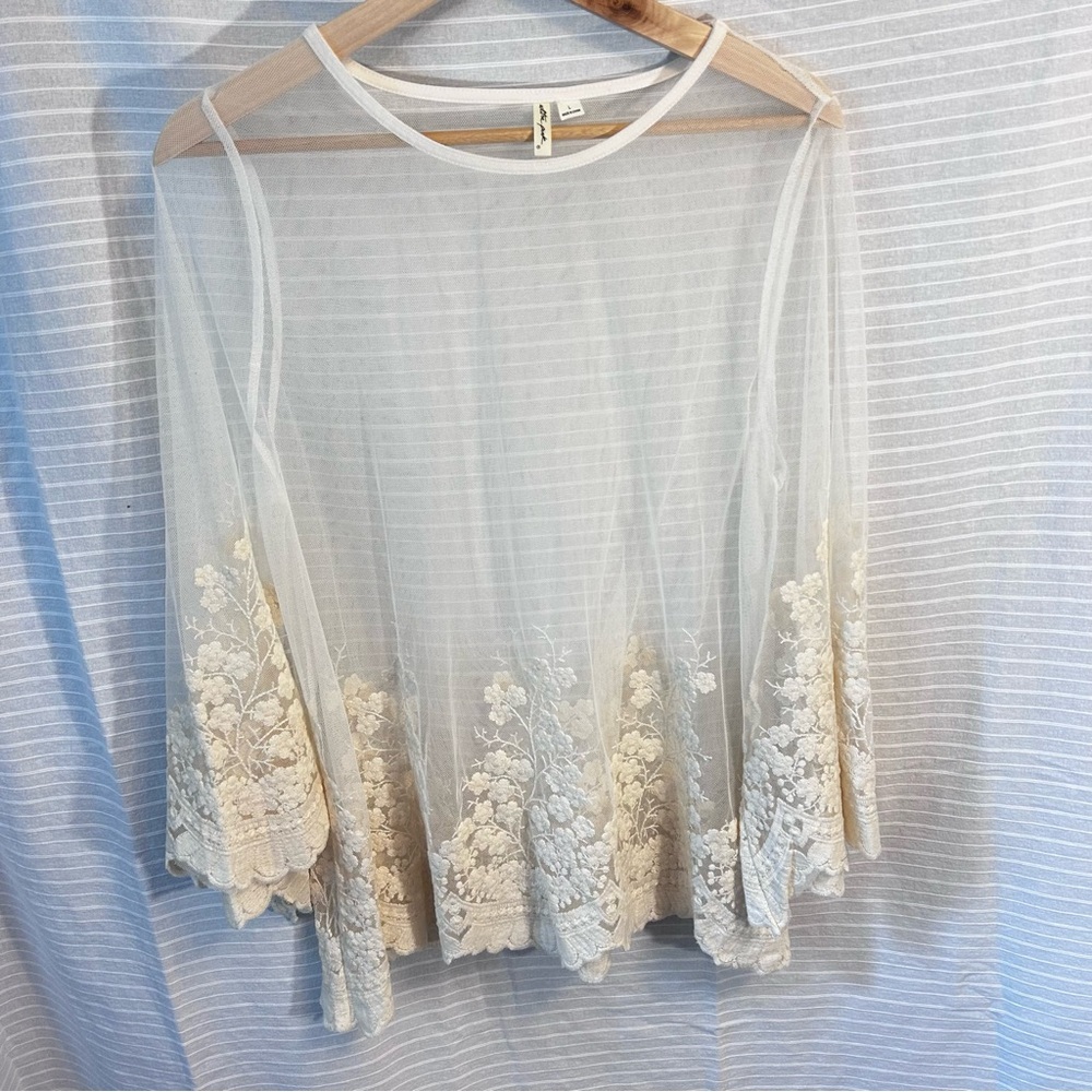 ULTRA PINK- Ivory Sheer Floral Lace Blouse-L